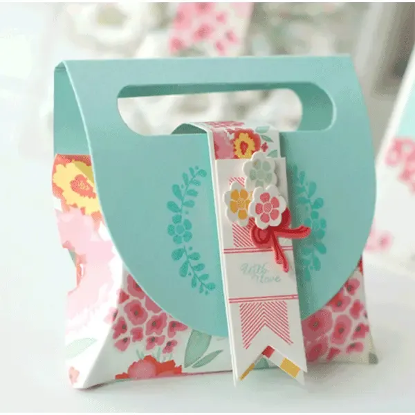 Pillow Boxes with Handle Feature Image