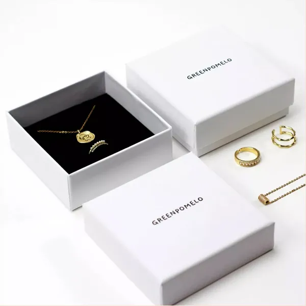 White Cardboard Boxes Feature Image